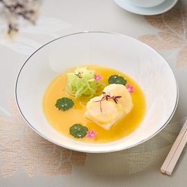 鮮味南瓜汁​配帶子萵筍蒸豆腐​