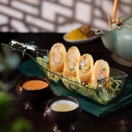 炸春卷伴酸辣黃金醬 炸春卷伴酸辣黃金醬