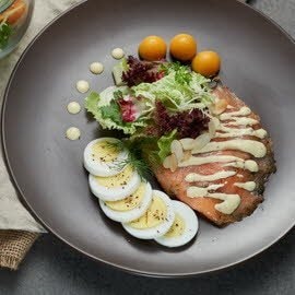 煙燻三文魚沙律配芥末籽荷蘭醬 煙燻三文魚沙律配芥末籽荷蘭醬