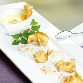 糖漬蘋果，洋甘菊茶凍配核桃焦糖布丁