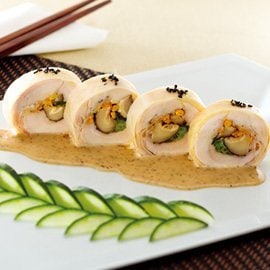 芝麻蒜茸辣汁拌雞卷