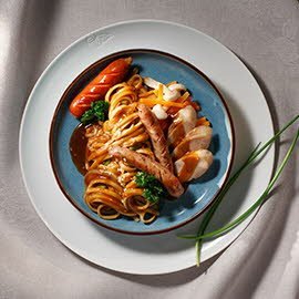 蜜糖黃汁，雜香腸扁意粉