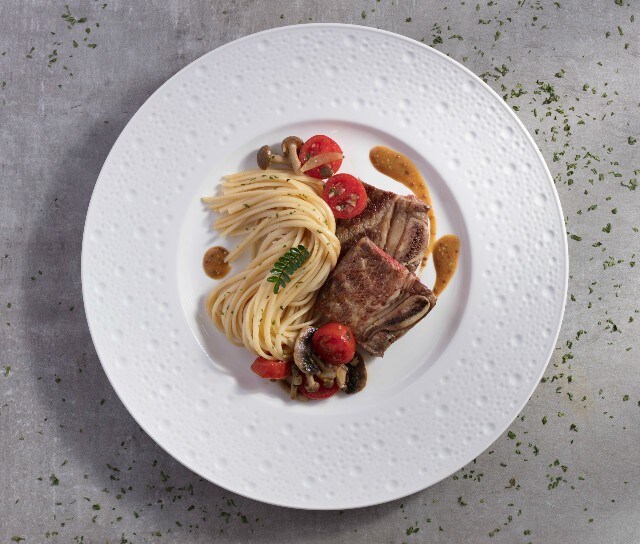 蜜糖芥末燒汁牛仔骨伴扁意大利麵