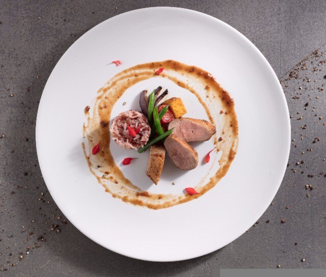 烤鴨胸伴西梅黃汁