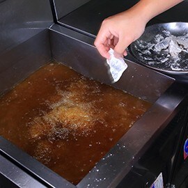 烹調秘訣1:石斑魚炸成酥皮,掛汁更易 烹調秘訣1:石斑魚炸成酥皮,掛汁更易