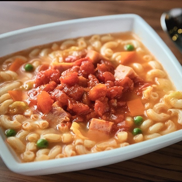 如何快速烹調「羅馬蕃茄粒粒湯通粉」?