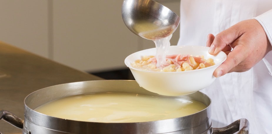 如何快速準備早餐湯？早餐通粉湯底變革煮法