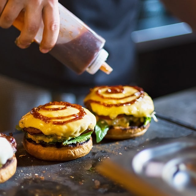 4大最強漢堡醬汁 讓漢堡時刻華麗變身