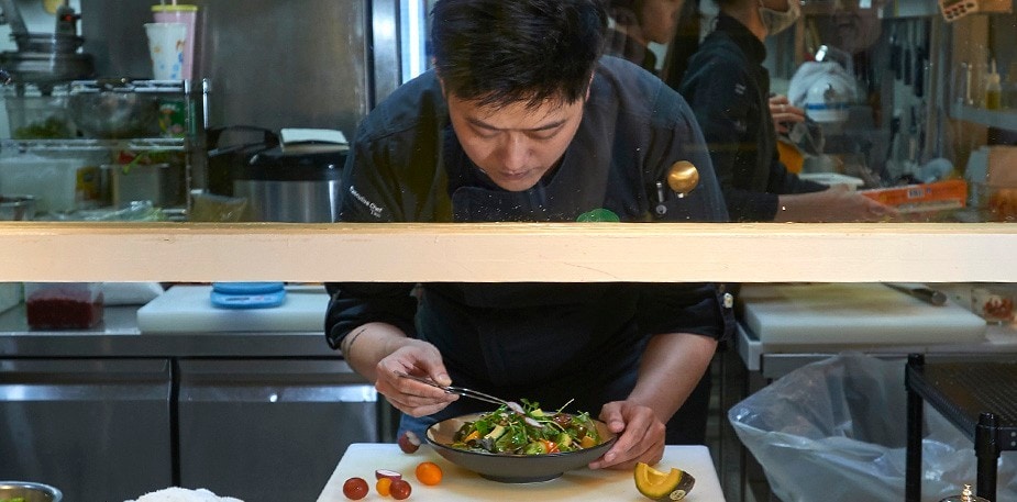 Smart Eating 新一代蔬食餐廳行銷學 ── 台灣的「小小樹食」引發靈感