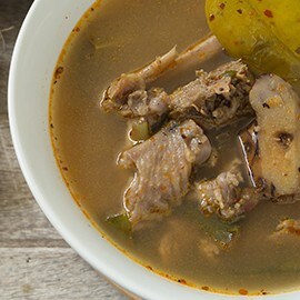 Tip 3. 鴨肉熬燉熟爛 以釋放鮮美口感 Tip 3. 鴨肉熬燉熟爛 以釋放鮮美口感