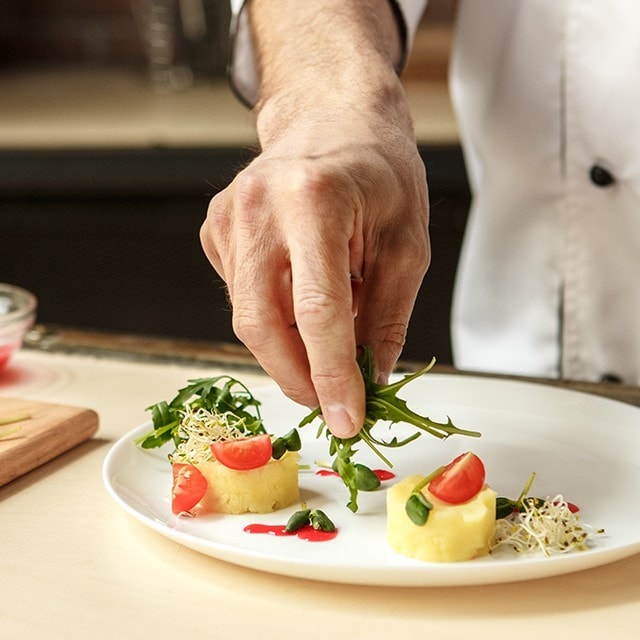 擺盤技巧懶人包：全方位擺盤原則與教學心法