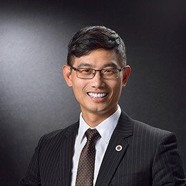 台灣脊椎保健達人:鄭雲龍 台灣脊椎保健達人:鄭雲龍